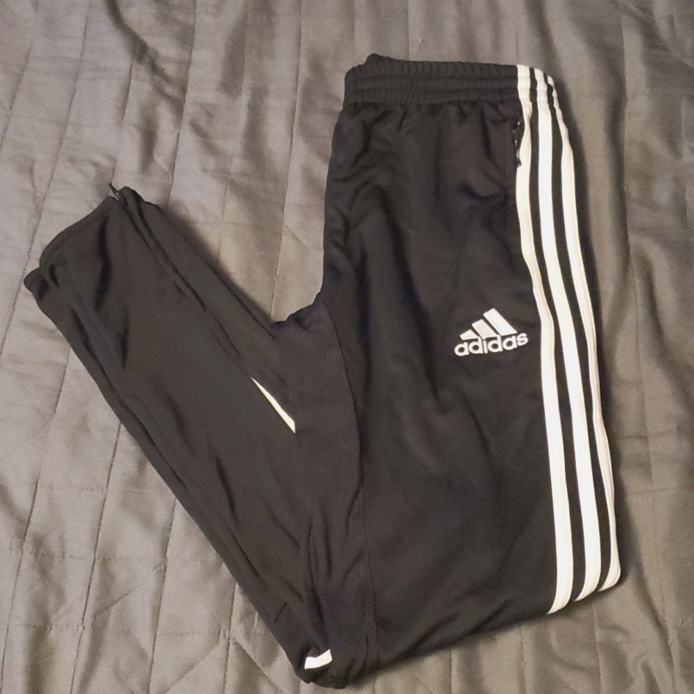 Adidas track pant (S)